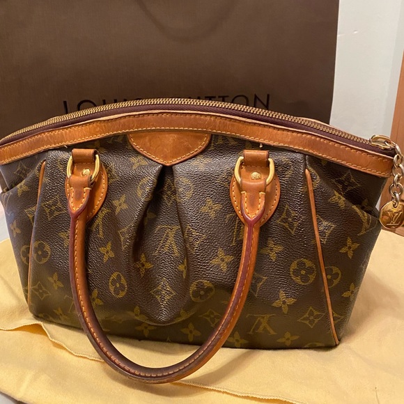 Louis Vuitton
Tivoli Handbag Monogram Canvas PM - Picture 4 of 16